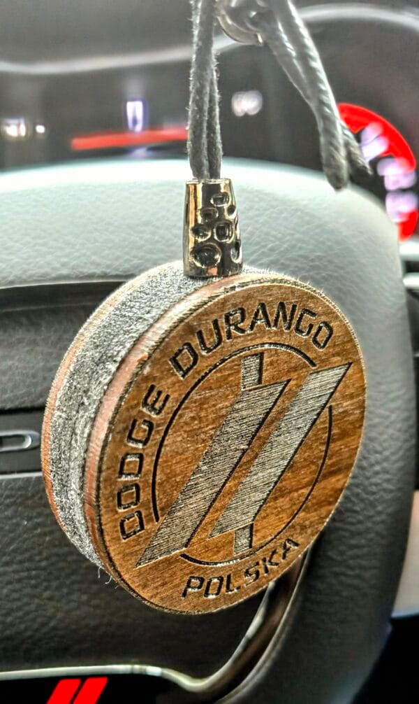 Personalizowana zawieszka- orzech – Twoje logo