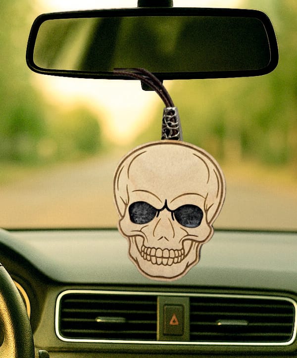 06. zawieszka w kształcie Czaszki