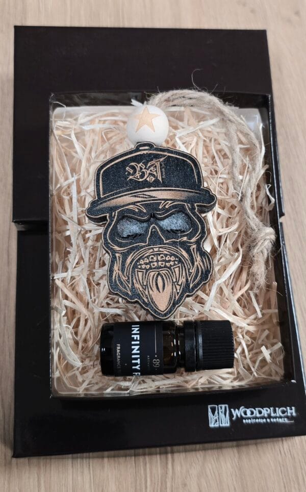 Zawieszka Broda i Tatuaż – Czacha Zawieszka Broda i Tatuaż – Czacha