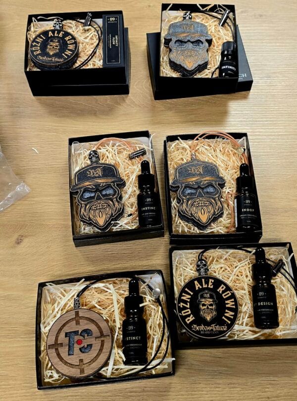 Zestaw zwieszka Broda i Tatuaż z Olejkiem – Czacha Zestaw zwieszka Broda i Tatuaż z Olejkiem – Czacha